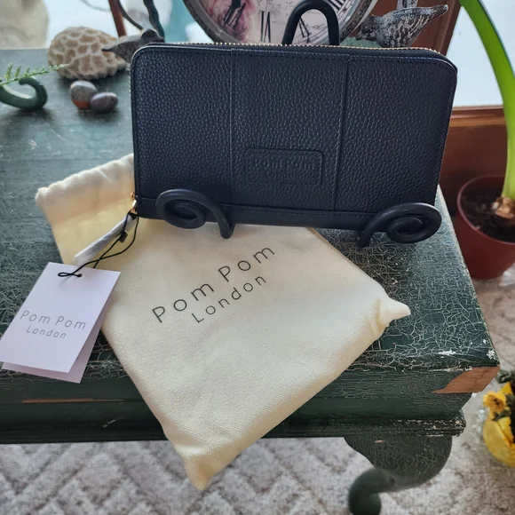 Pom Pom London Black Clutch Wristlet - Picture 1 of 14